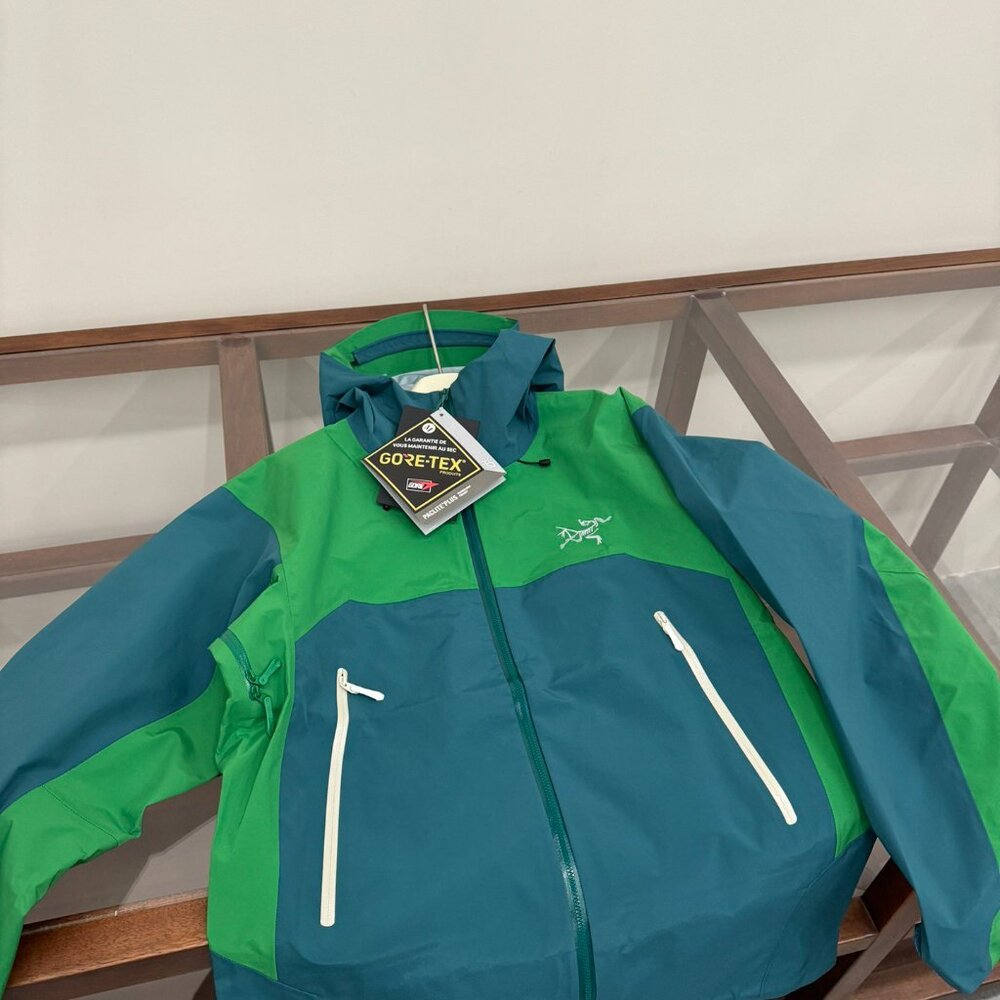 Arc'teryx Beta Series Lightweight Jacket - image 3